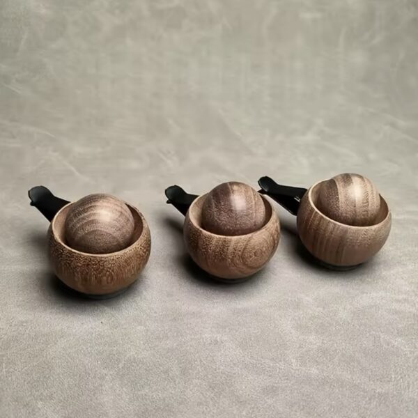 מפיץ שמנים אתריים לרכב